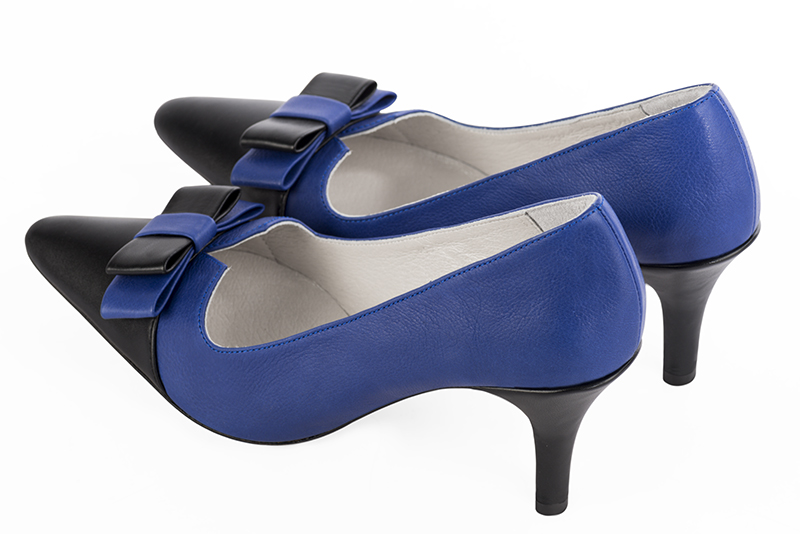 Navy blue women's dress pumps, with a knot on the front. Tapered toe. High slim heel. Rear view - Florence KOOIJMAN